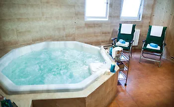 Retro فندق اوسترافا